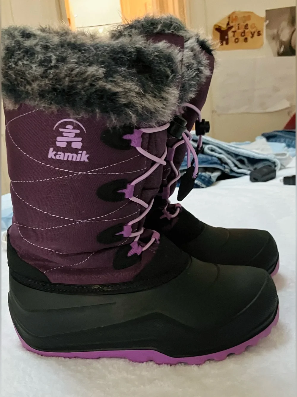 Girls Kamik Two Tone Purple and Black Kids' Snow Boots with Faux Fur Cuff Size 4